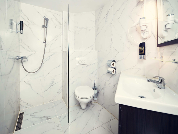 Bathroom 3, Belfort Hotel, Amsterdam