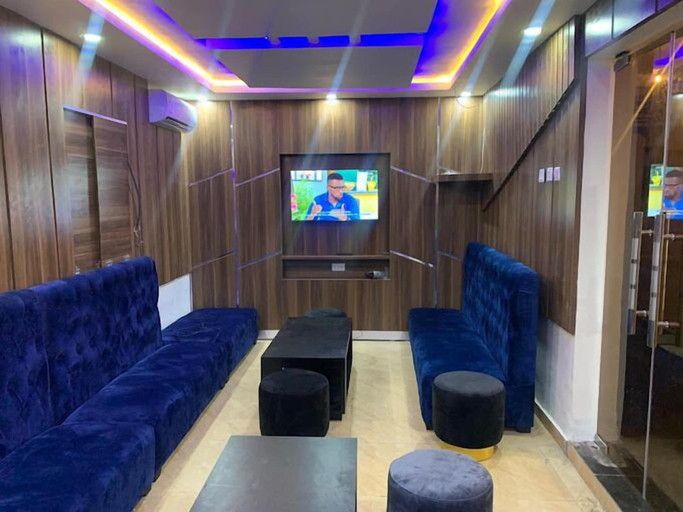 Others 5, Treasureland Cottage, Ikeja