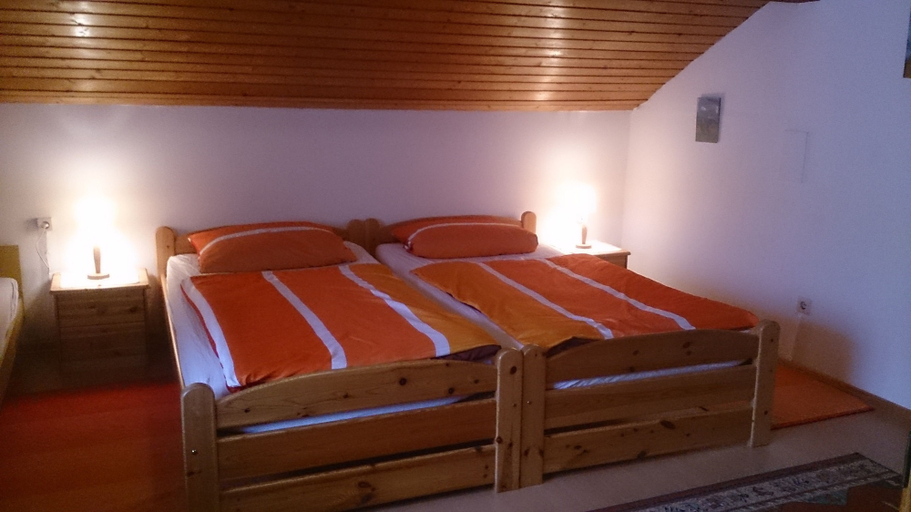 Bedroom 5, Gästehaus Burgwald-Trekking, Marburg-Biedenkopf