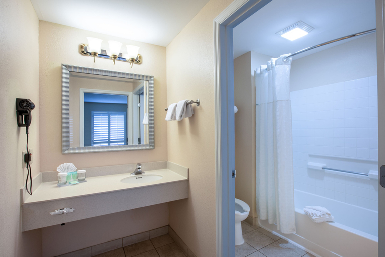Bathroom 4, staySky Suites I-Drive Orlando, Orange