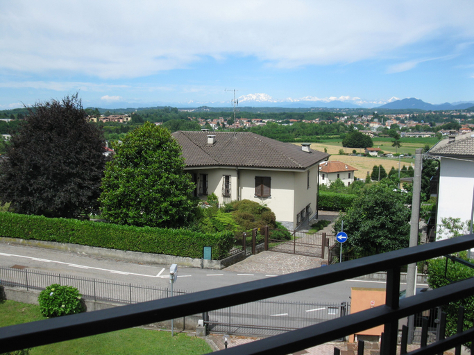 Others 5, La Collina, Como