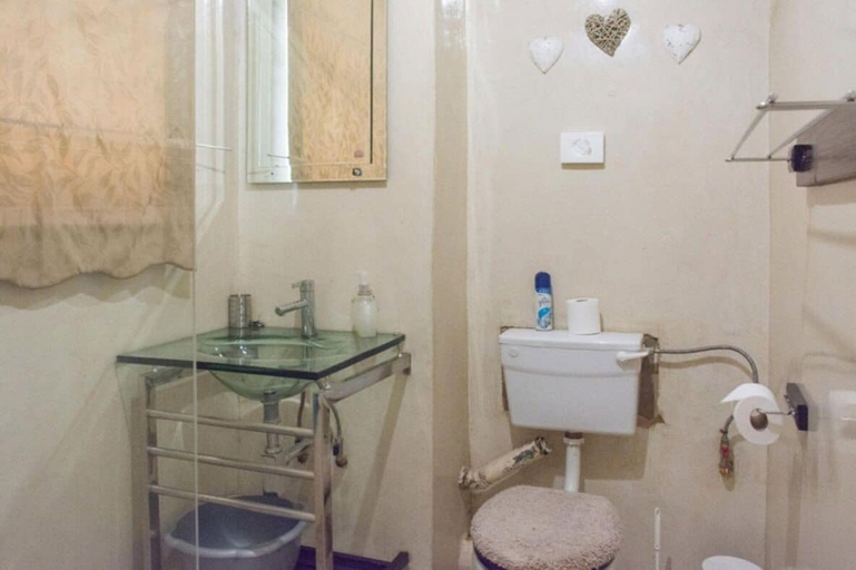 Bathroom 3, Waverley's Rest, City of Tshwane