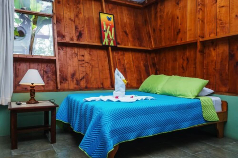 Bedroom 4, Hotel Faro Arenal, San Carlos