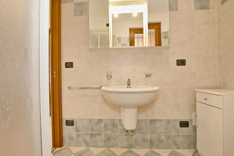 Bathroom 4, Appartamento Arianna, Brescia