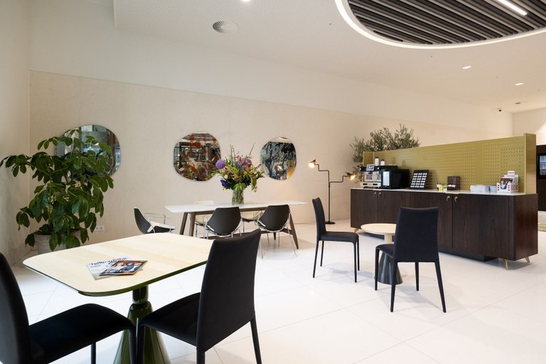 Food & Drinks 5, PREMIER SUITES PLUS Amsterdam, Amsterdam