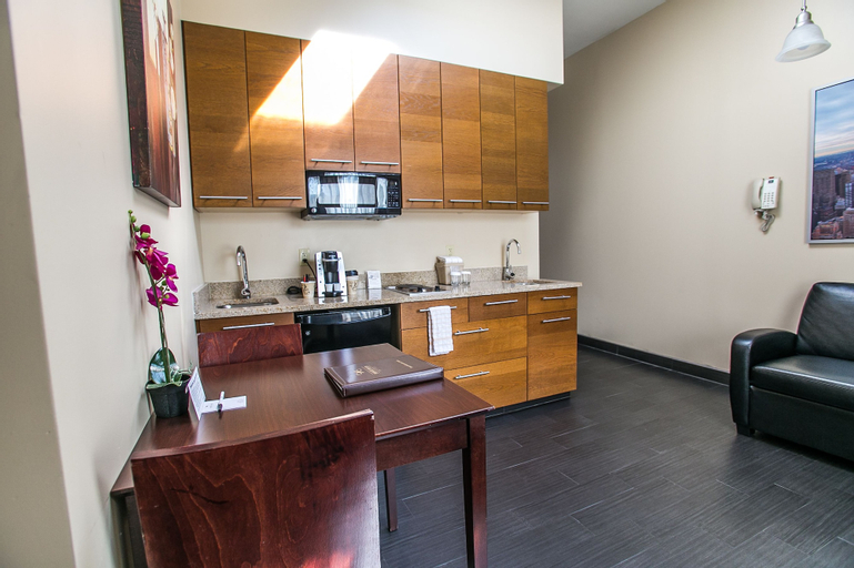 Dining Room 8