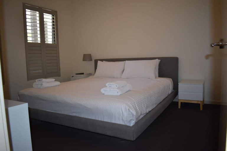 Bedroom 1, Fantastic 1 Bedroom Apartment Near Kings Park & The City, Cambridge
