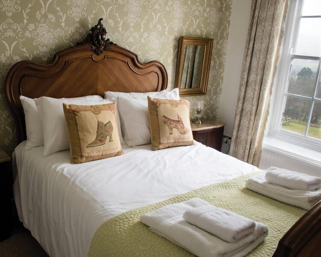 Bedroom 2, White Horse Farm Inn, North Yorkshire