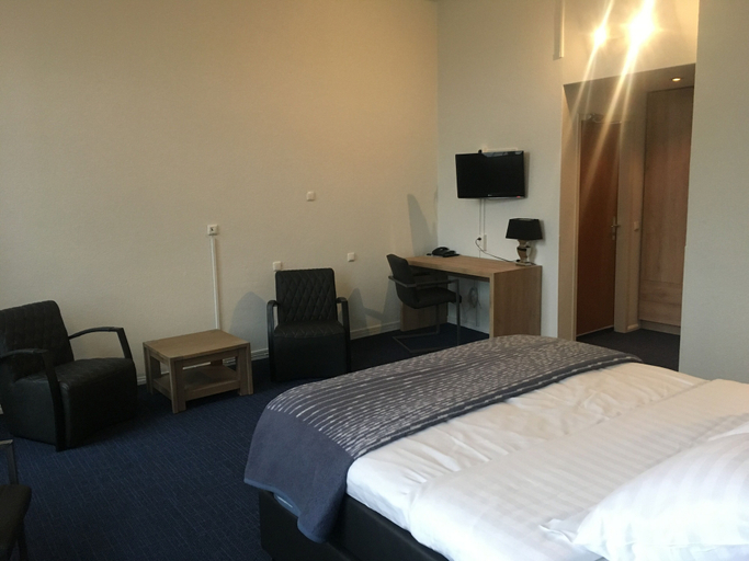 Bedroom 2, Hotel Wilhelmina, Venlo