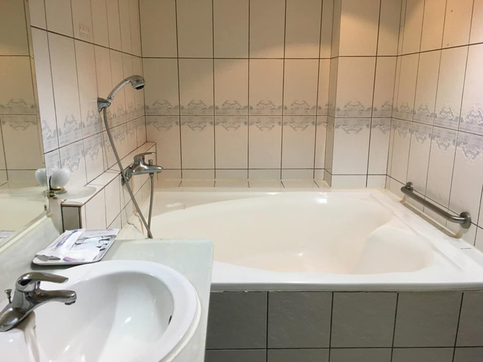 Bathroom 4, Eastern Beauty Hotel, Taipei City