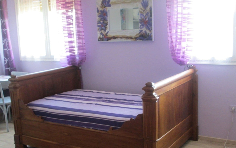 Bedroom 2, Les Hortensias, Pas-de-Calais