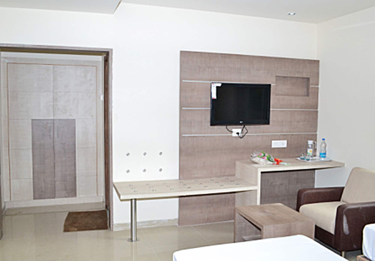Others 5, Hotel Kanakabhishegam, Nagappattinam