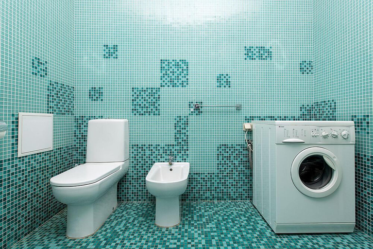 Bathroom 3, Apartments Kreshchatik 27-18, Shevchenkivs'kyi