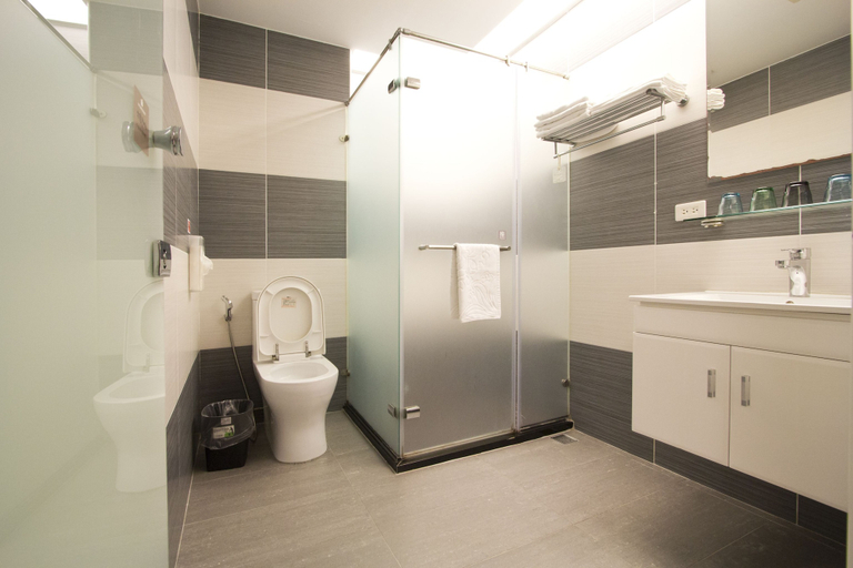Bathroom 3, RA Guesthouse, Hualien