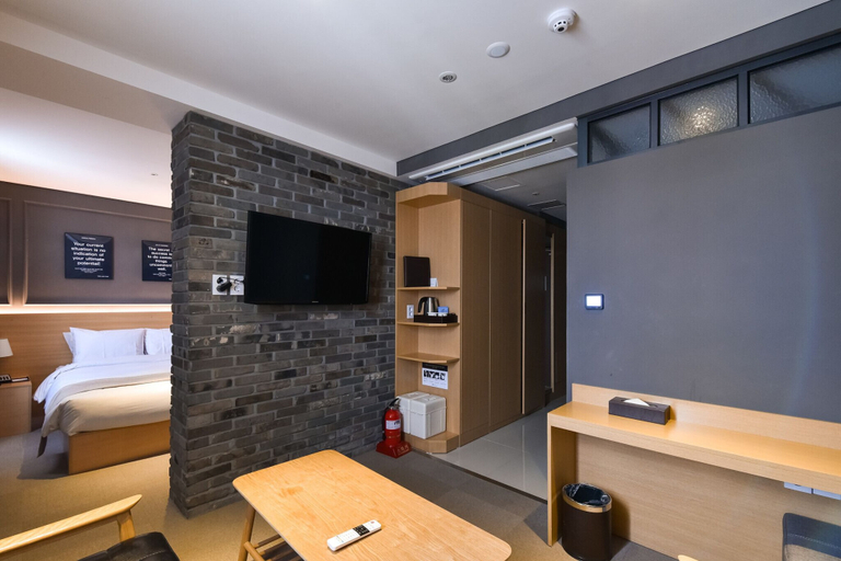 Bedroom 4, Suwon Vella Suite Hotel, Suwon