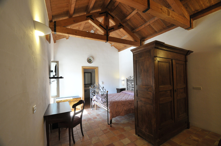 Others 5, Agli Archi Dimore Storiche, Matera