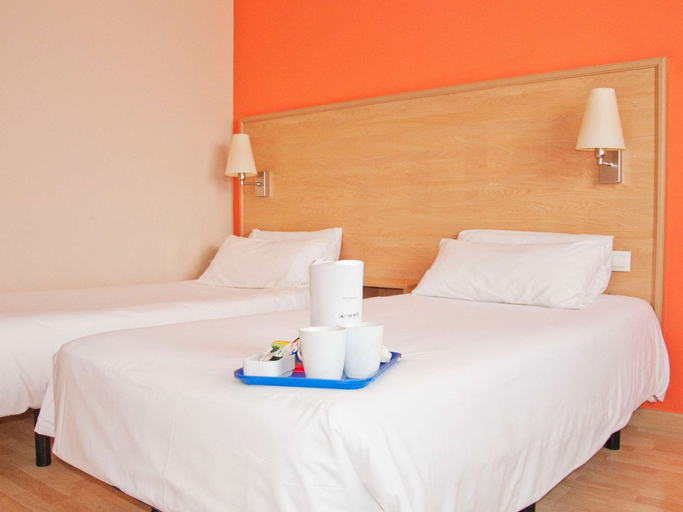 Bedroom 4, Hotel Travelodge Barcelona Fira, Barcelona