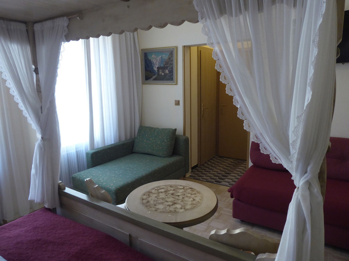 Bedroom 3, Hotel - Pension Adlerhof, Salzburg