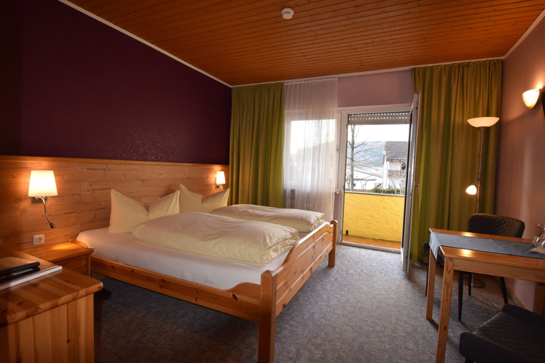 Bedroom 2, Hotel Gasthof Roseneck, Kronach