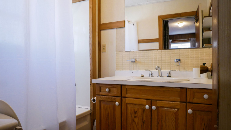 Bathroom 4, Sunnylea Resort, Muskoka
