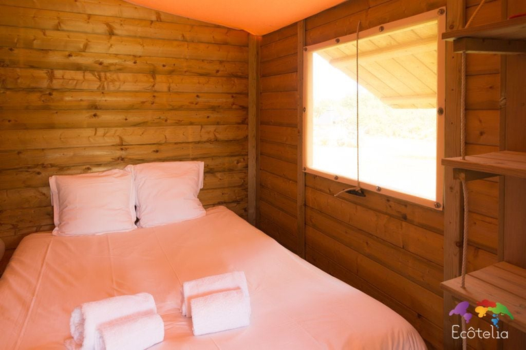 Bedroom 2, Domaine Ecôtelia, Gironde