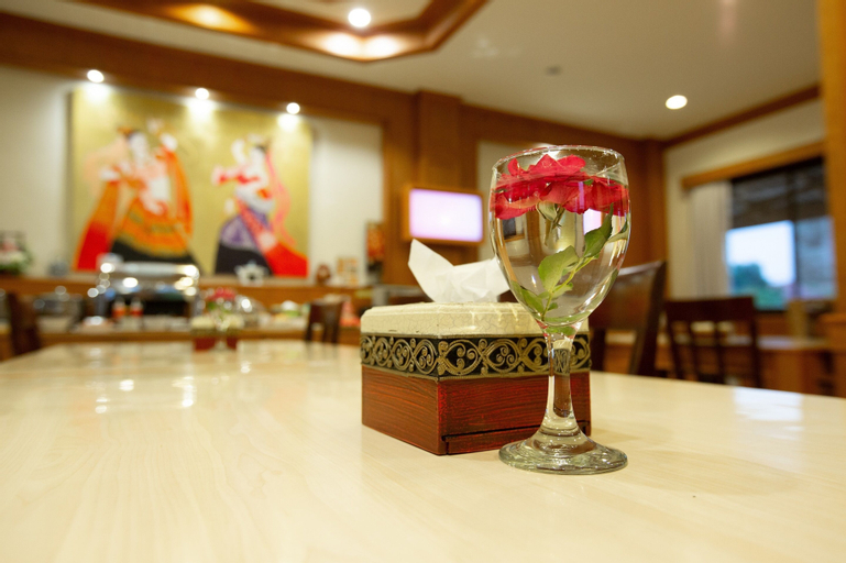 Food & Drinks 8