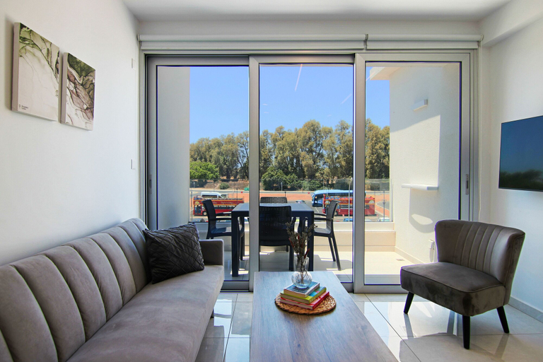Others 5, Phaedrus Living: Seaside Executive Flat Harbour 207