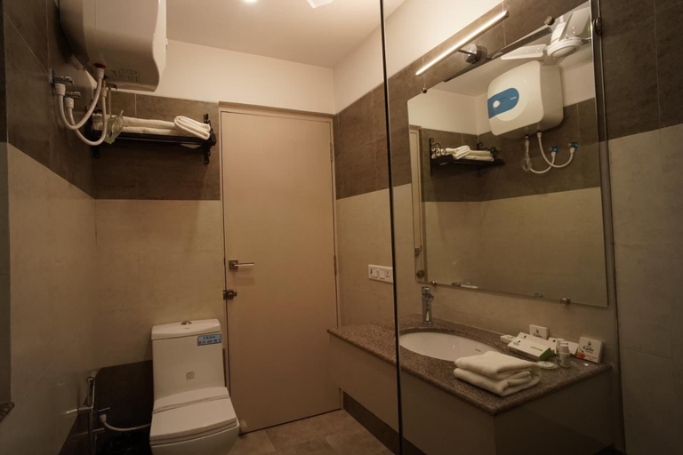Bathroom 5, Hotel Shree Kanha Residency, Kaushambi