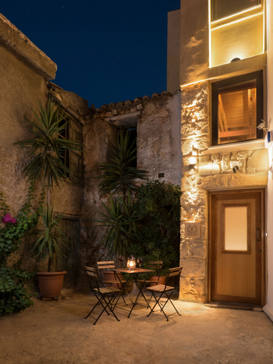 Exterior & Views 2, Evans House II, Crete