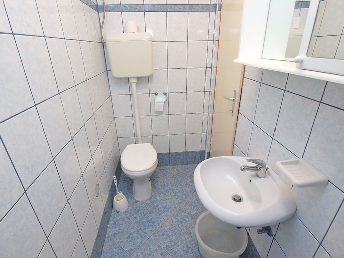 Bathroom 3, Apartments Ivan 41, Pula
