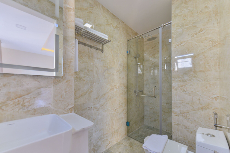 Bathroom 4, Yen Vang Hotel & Apartment, Nha Trang