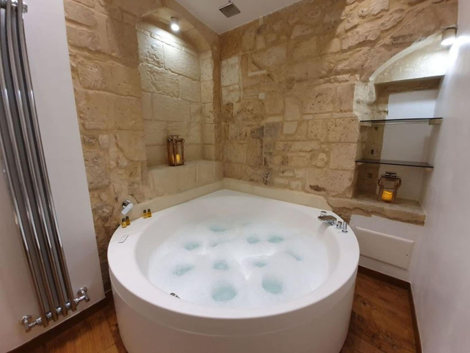 Bathroom 5, Le Nicchie luxury rooms, Lecce