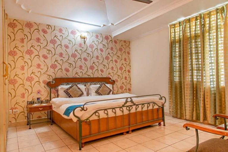 Bedroom 2, The Party House, Solan