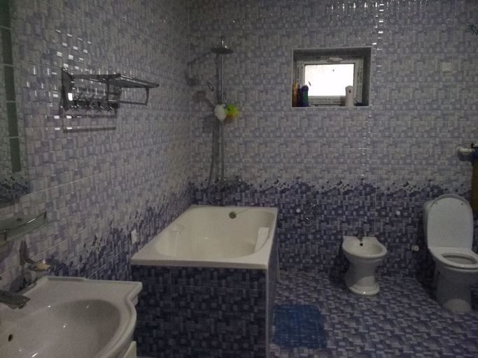 Bathroom, May Weather, Buxoro