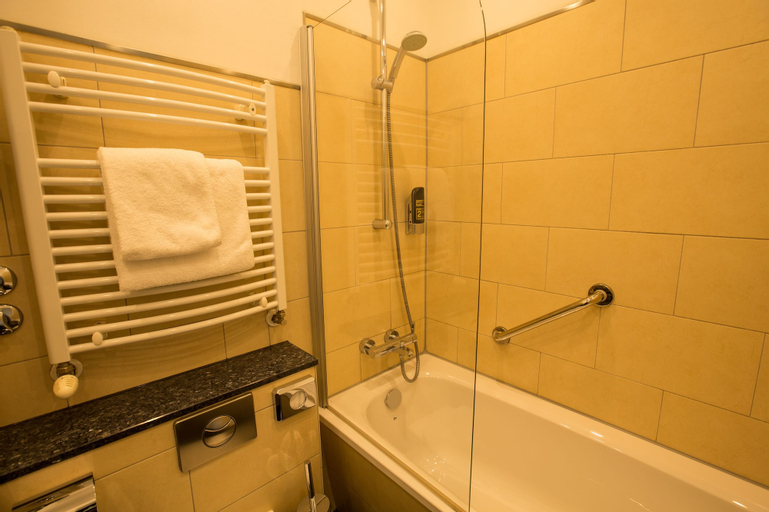 Bedroom 3, Hotel Hammer - Mainz Hauptbahnhof, Mainz
