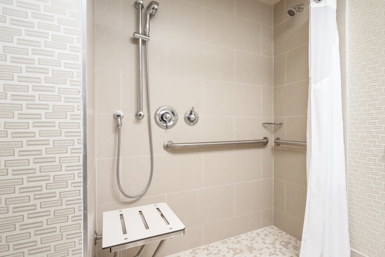 Bathroom 4, Holiday Inn Manitowoc by IHG, Manitowoc