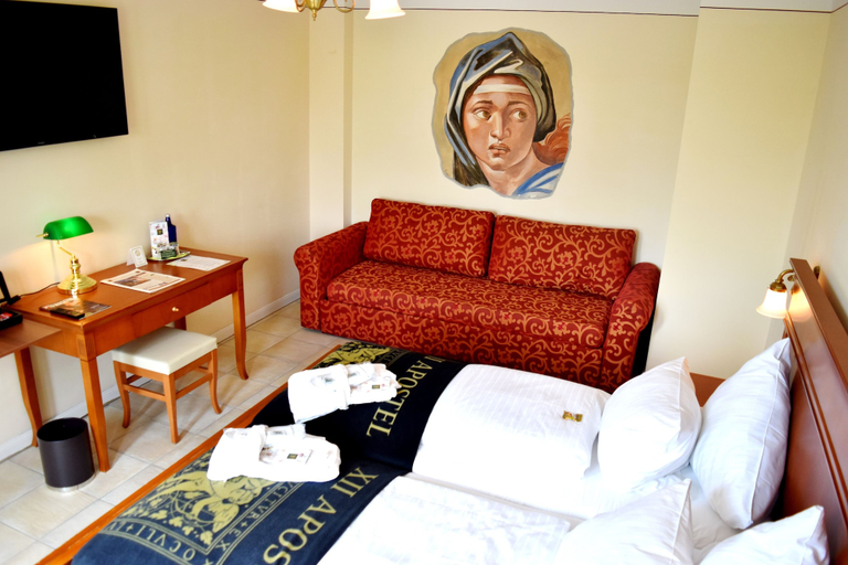 Bedroom 3, XII Apostel Hotel Albergo, Köln