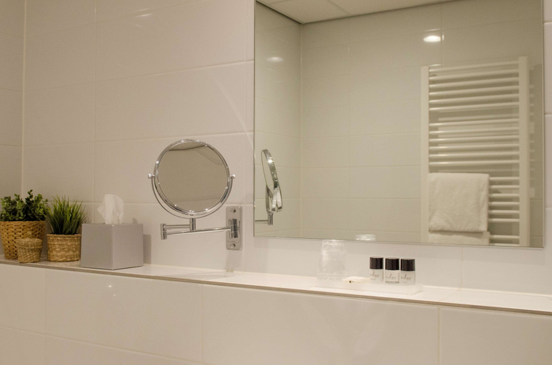 Bathroom 5, Flonk Hotel Groningen Zuid, BW Signature Collection, Groningen