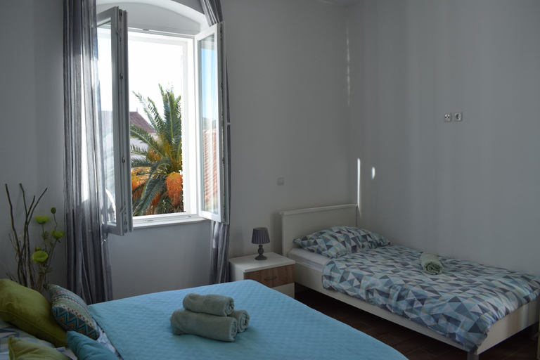 Bedroom 3, Optimist Makarska Town Center, Makarska