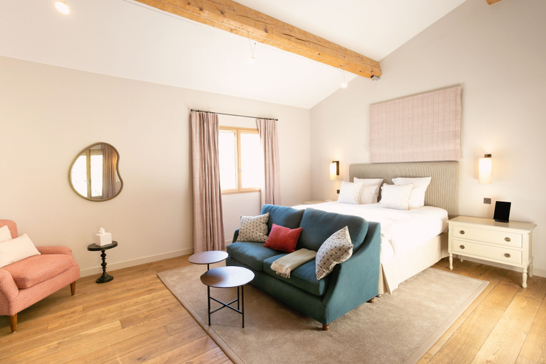 Bedroom 5, Lou Calen Retreat, Var