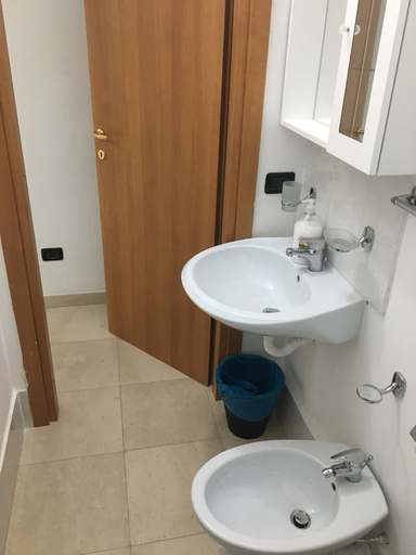 Bathroom 5, Palazzo Grigio, Bari