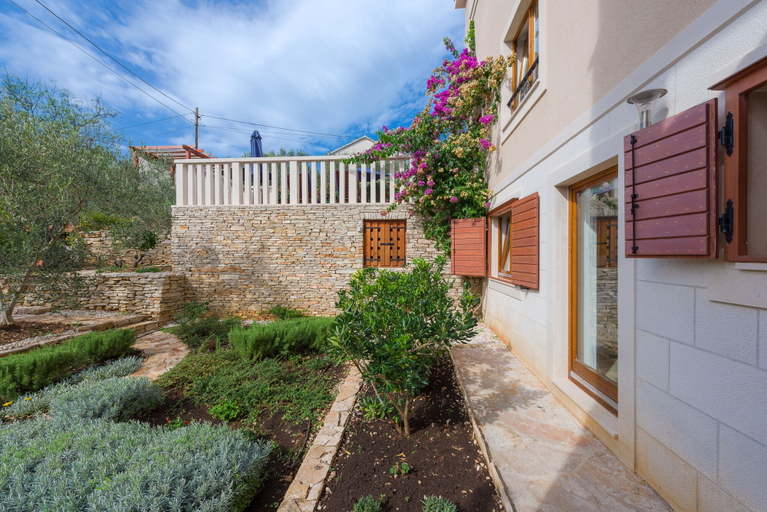 Exterior & Views 2, Villa Anna, Milna