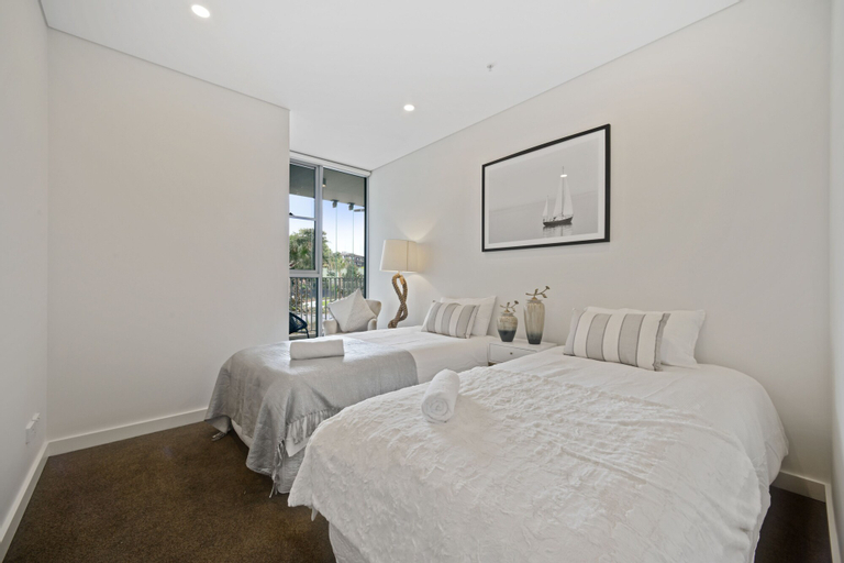 Bedroom 2, Ultra Modern Luxurious home in Tranquil Sydney, Sydney