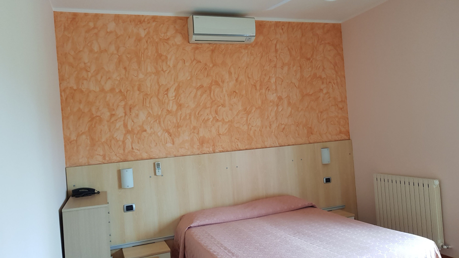 Bedroom 3, La Collina, Como
