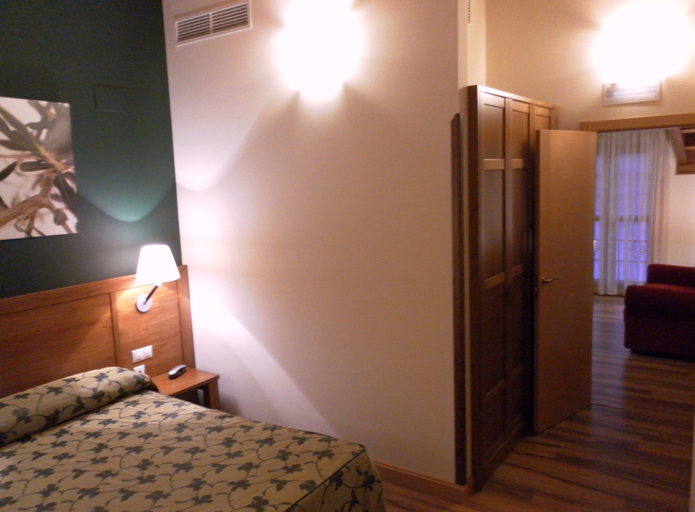 Bedroom 3, Hotel Milagros Rio Riaza, Burgos