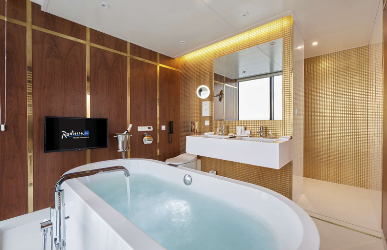 Bathroom 5, Radisson Blu Resort, Swinoujscie, Świnoujście