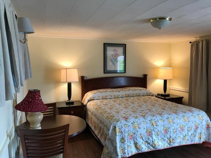Bedroom 5, Royal Coach Motor Lodge, Rockingham