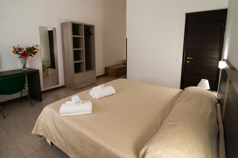 Bedroom 4, Hotel Virgilio, Taranto