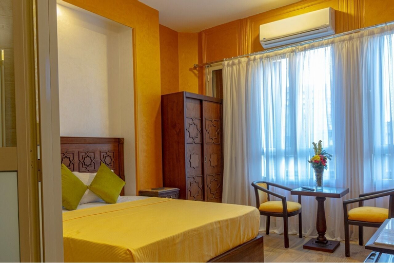 The Location Hotel, 'Abdin