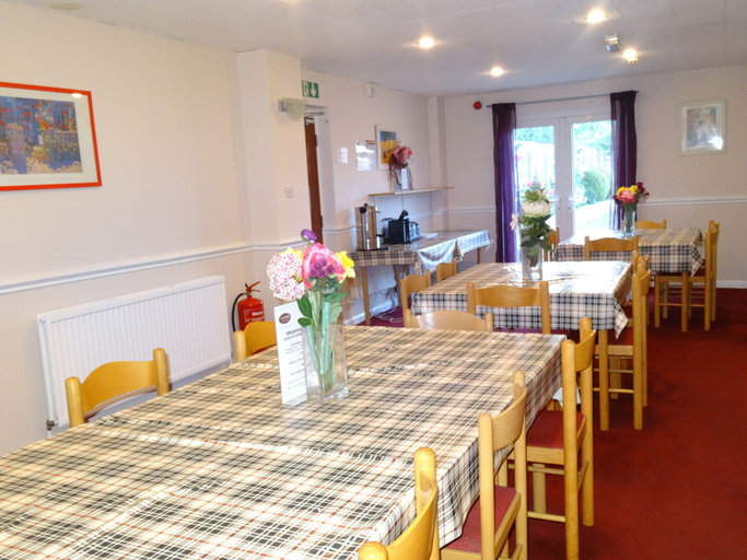 Food & Drinks, AJ Lodge, Slough